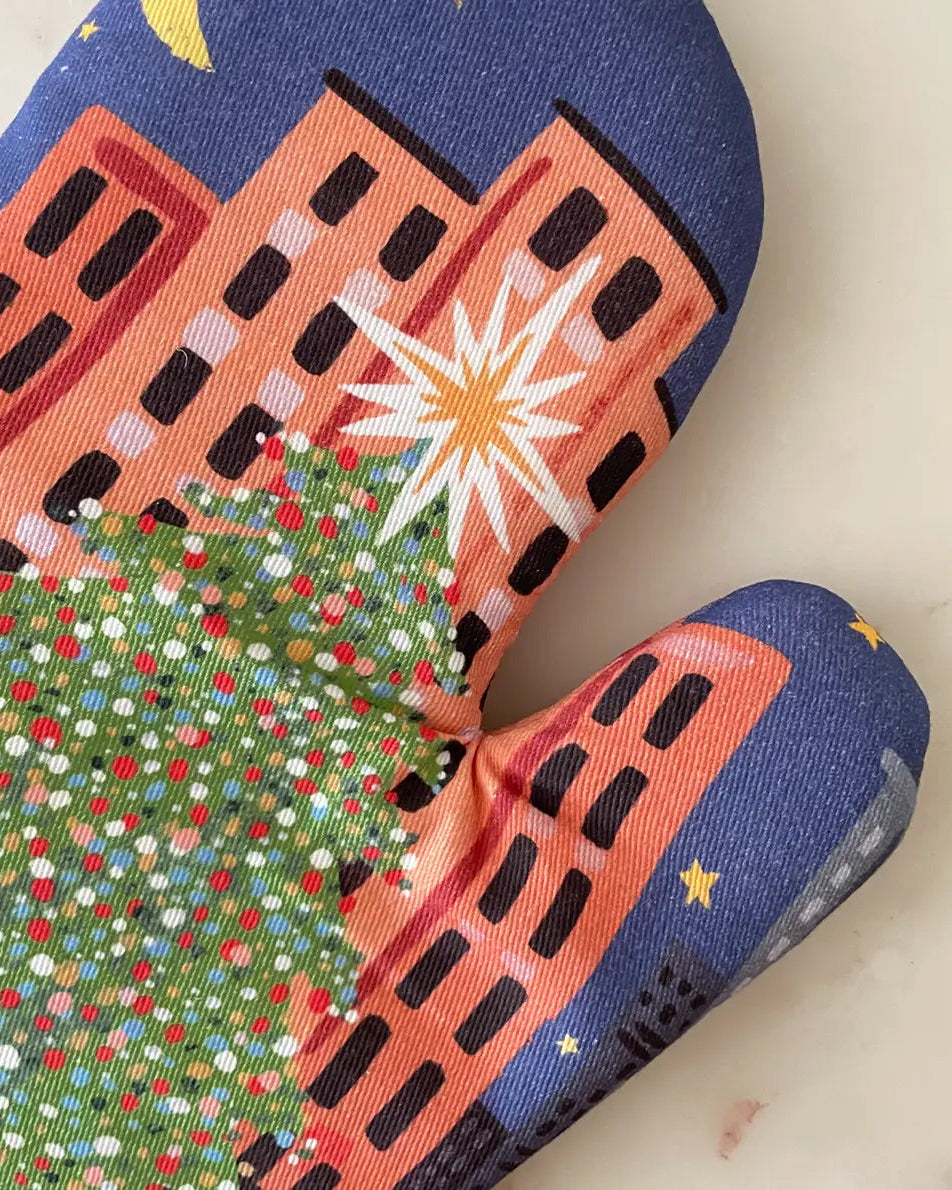 Rockefeller Holiday Oven Mitt + Pot Holder Set – Hand-Painted Holiday Design
